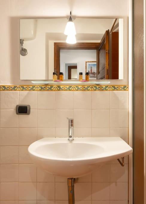 Keys Of Italy - Corsob 9 - Florentine Studio Close To Palazzo Vecchio 佛罗伦萨 外观 照片